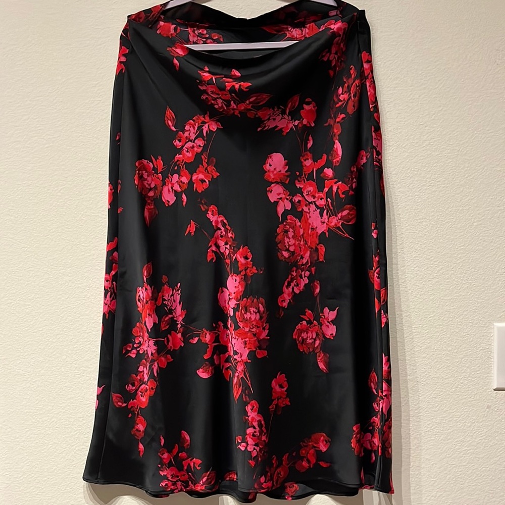 Apt. 9 Black and Red Floral Midi Skirt